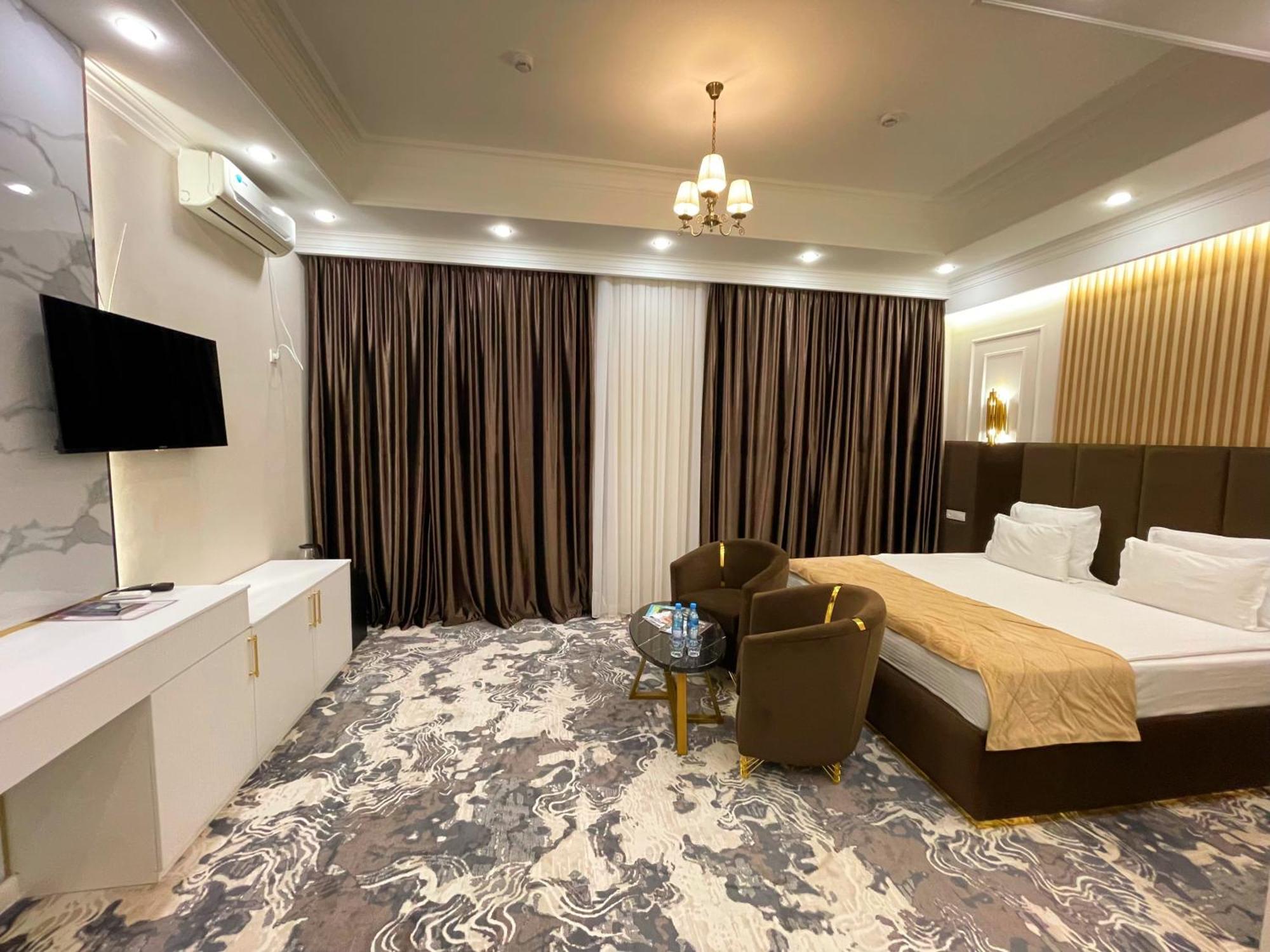 Jasmine Hotel Taraz Exterior foto
