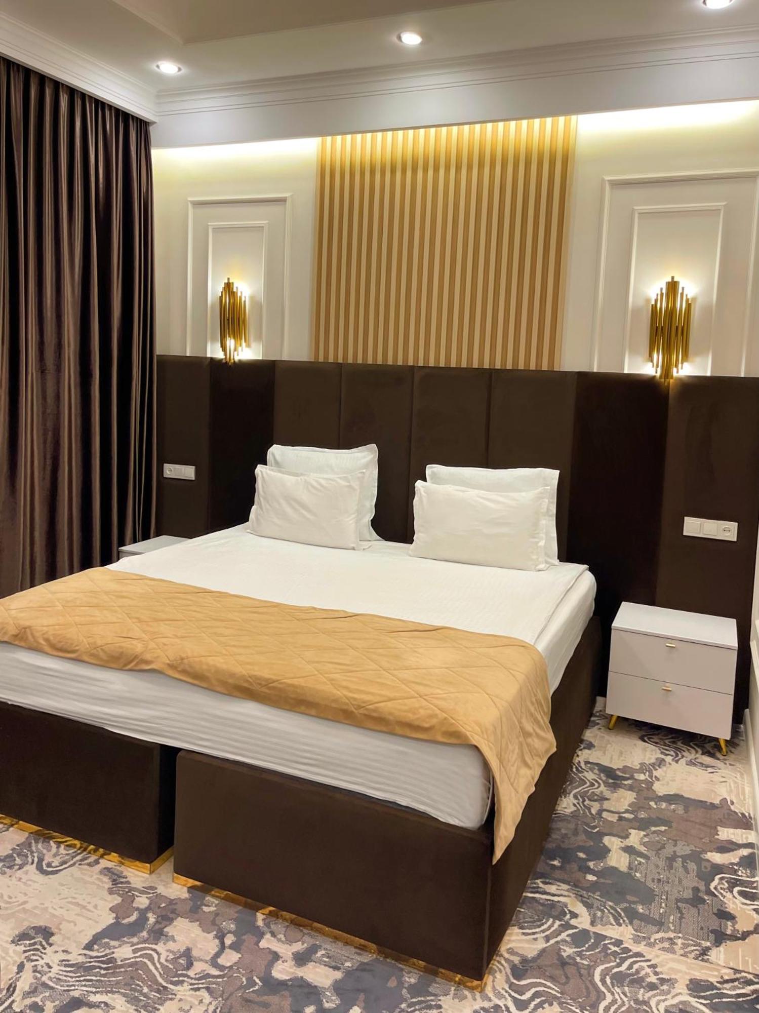 Jasmine Hotel Taraz Exterior foto