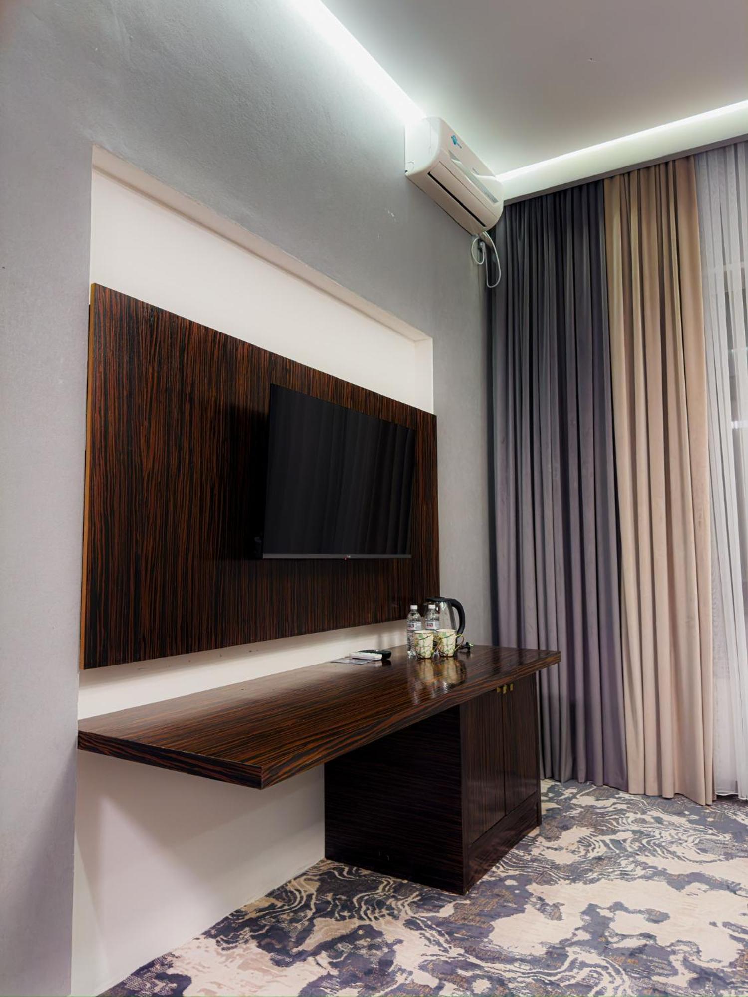 Jasmine Hotel Taraz Exterior foto