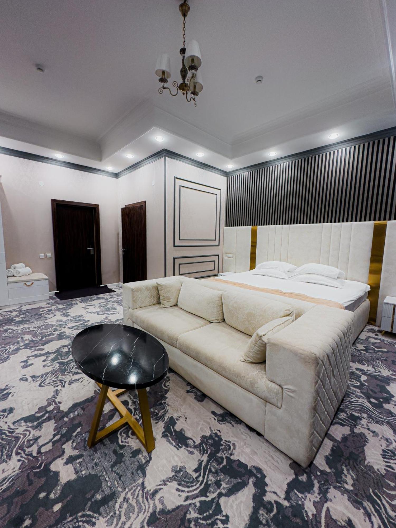 Jasmine Hotel Taraz Exterior foto